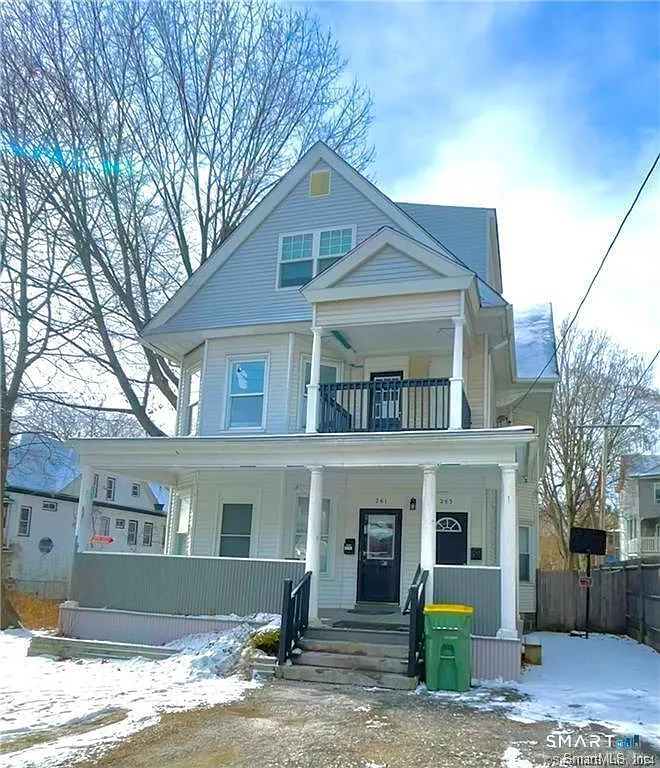 4 bed, 1.0 bath, 3962 sqft, $2,100 — Photo 1