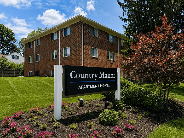Country Manor Apartment Homes — Photo 28