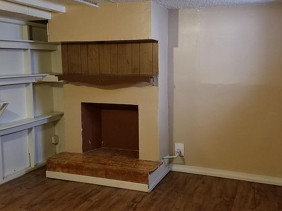 3rd image of 3514 Leavenworth St