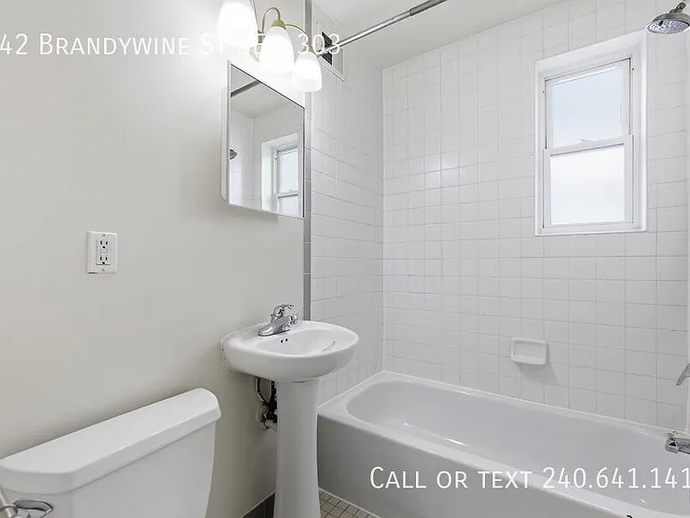 742 Brandywine St SE #303 — Photo 6
