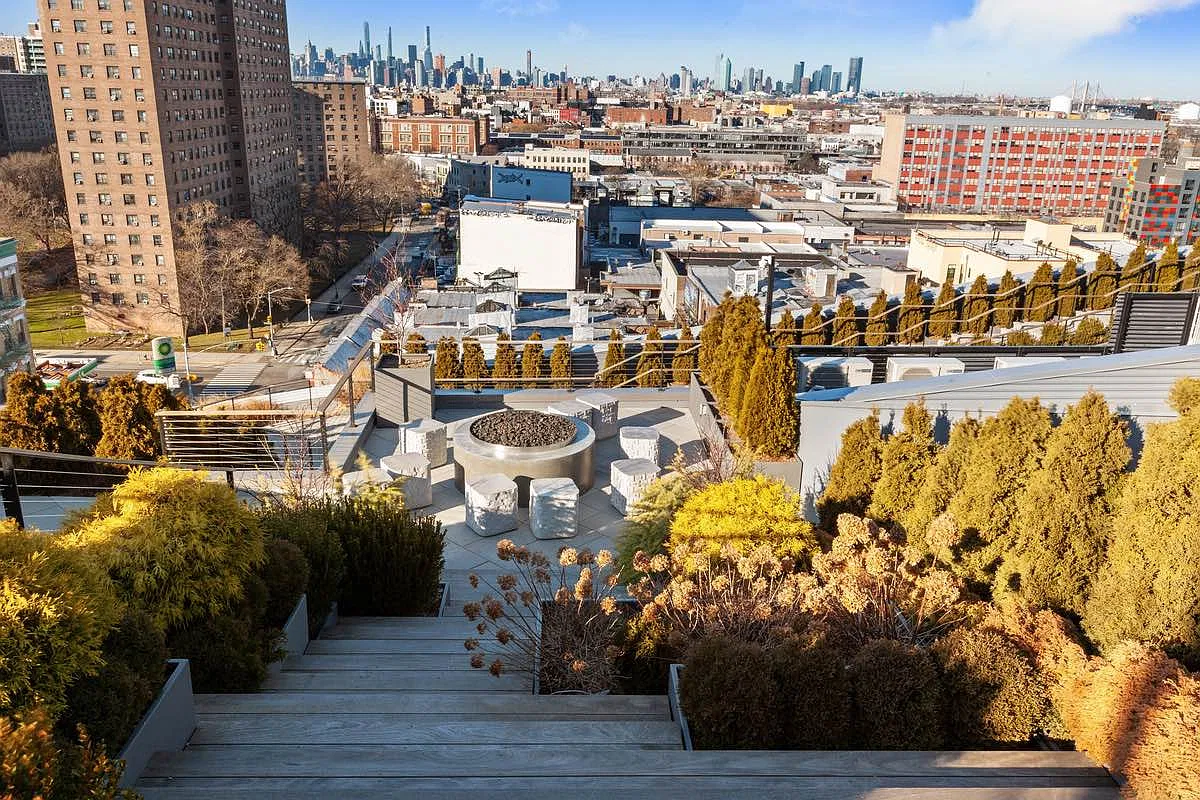 10 Montieth Street — Photo 3
