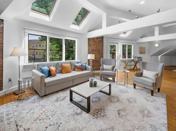 2584 Madison Rd, Cincinnati, OH