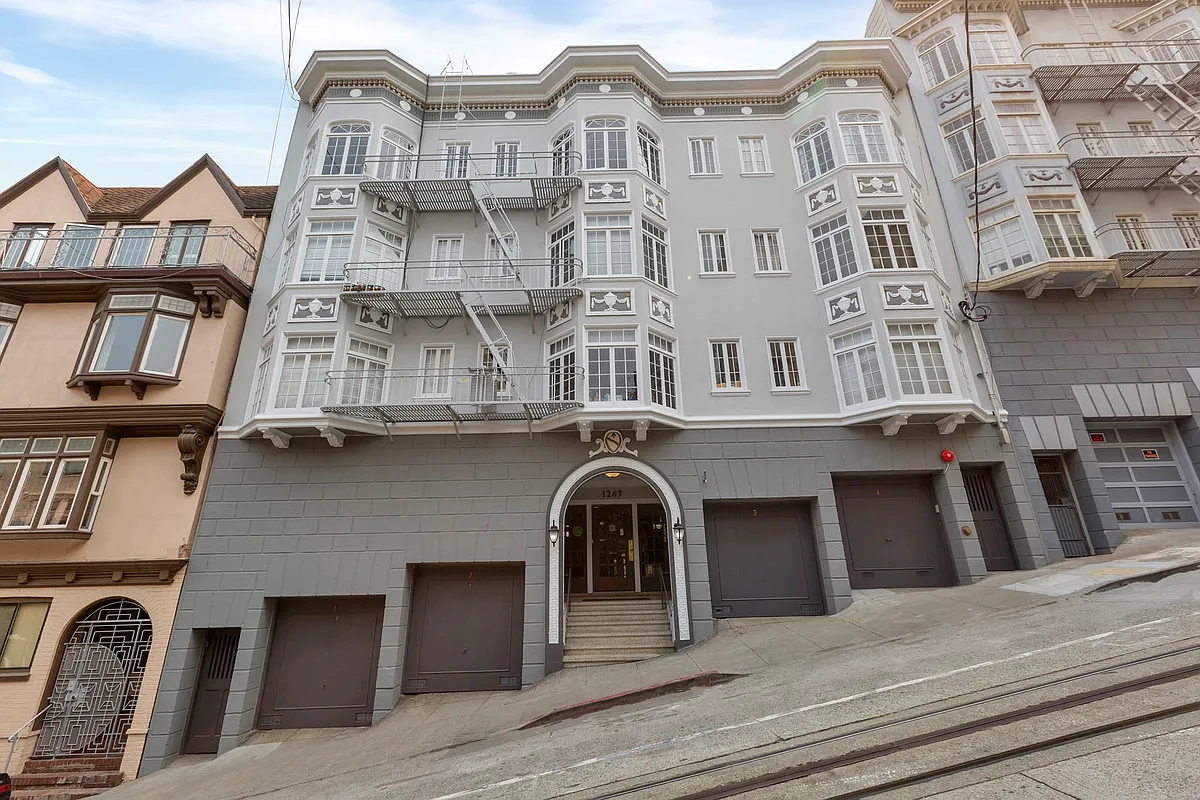 Building Photo - 1265 Washington