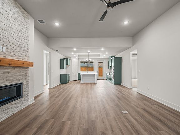 3rd image of 4414 Remington Ave