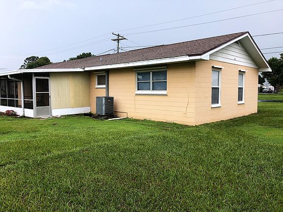 2nd image of 224 Sunshine Dr