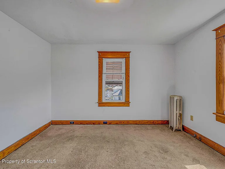 1425 Church Ave — Photo 16