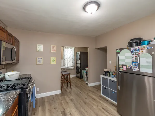 Charming 2 Bedroom in Detroit-Shoreway
