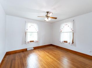 42 Magnolia St, Lowell, MA 01854