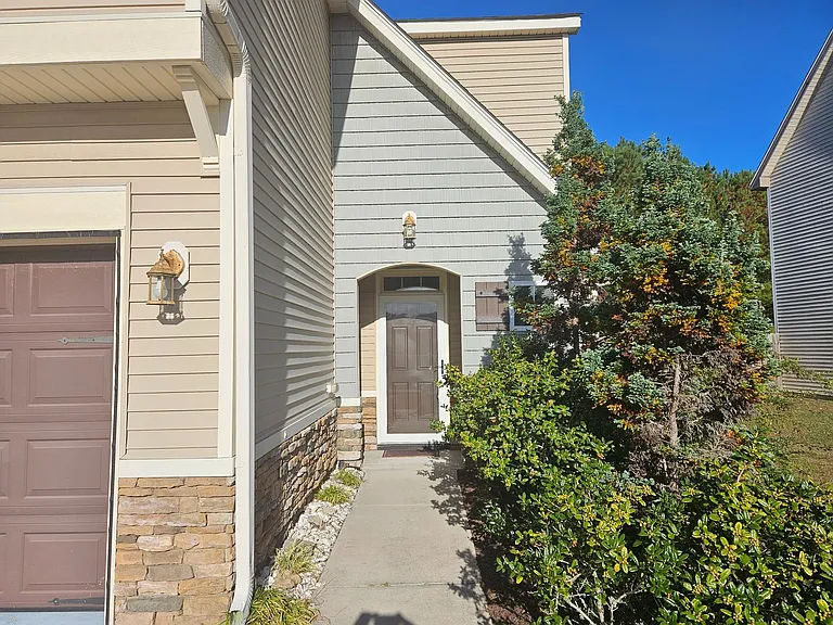 210 Long Pond Dr — Photo 2
