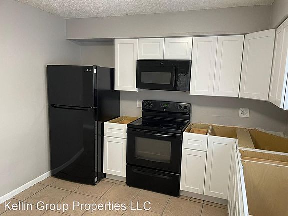 4th image of 2493 Chestnut Woods Dr