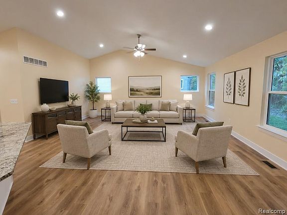 3rd image of 11457 Hidden Oaks Dr