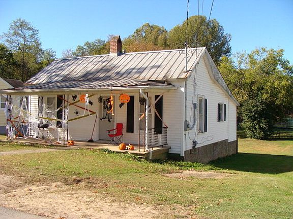 2nd image of 210 Sunset Ave
