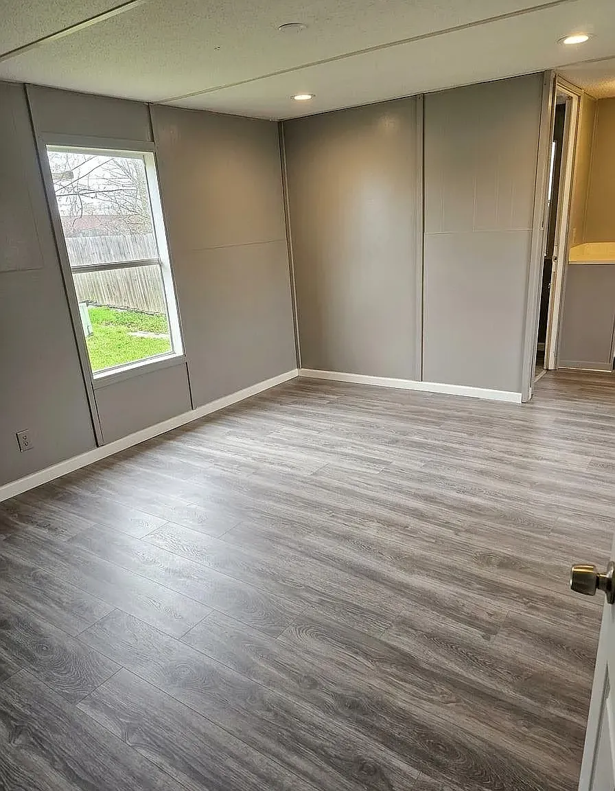 2 bed, 1000 sqft, $895 — Photo 4