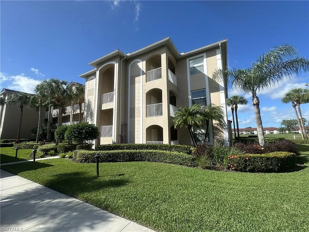 2 bed, 2.0 bath, 1252 sqft, $5,200 — Photo 2