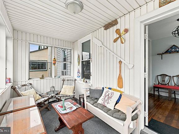 4th image of 2025 Chestnut St