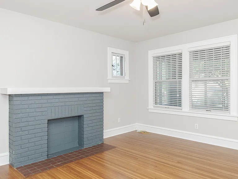112 Warner St — Photo 5