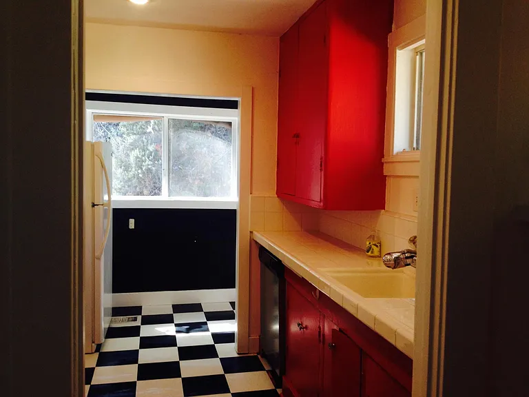 300 W Avenue 45 — Photo 8