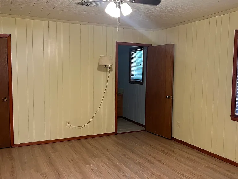 911 N Shireview Cir — Photo 5