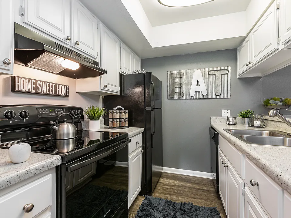 Enclave at Lake Ellenor