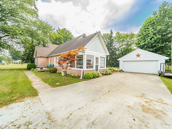 2nd image of 241 Pleasantview Dr