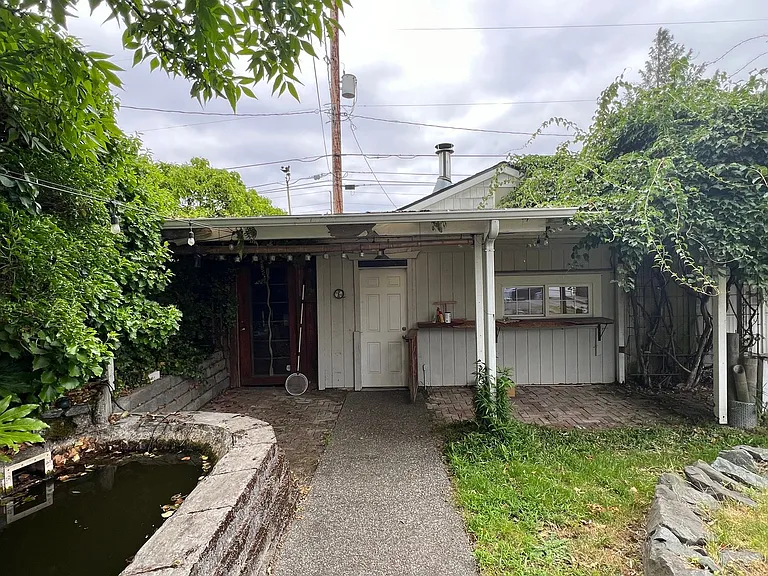 2231 E Wright Ave — Photo 18