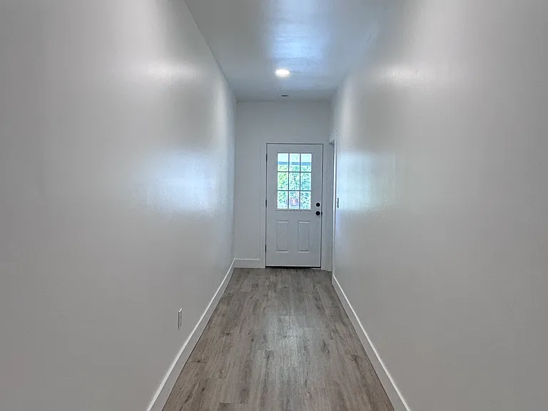 1231 Merchant St #2 — Photo 8