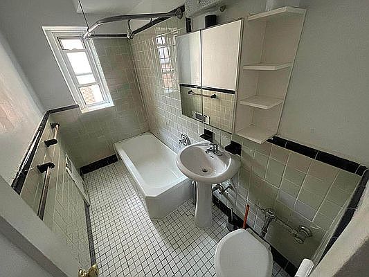 5th image of 11406 Queens Blvd APT E8