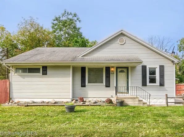 7499 Brockway St, Mount Morris, MI 48458