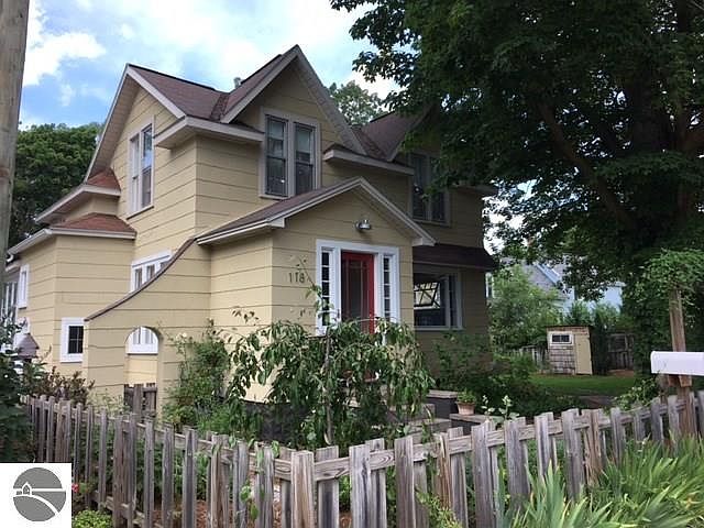 1st image of 118 W 10th St
