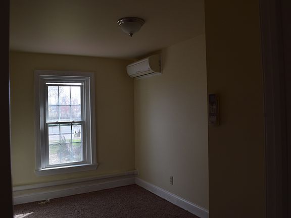 5th image of 128 Railroad St