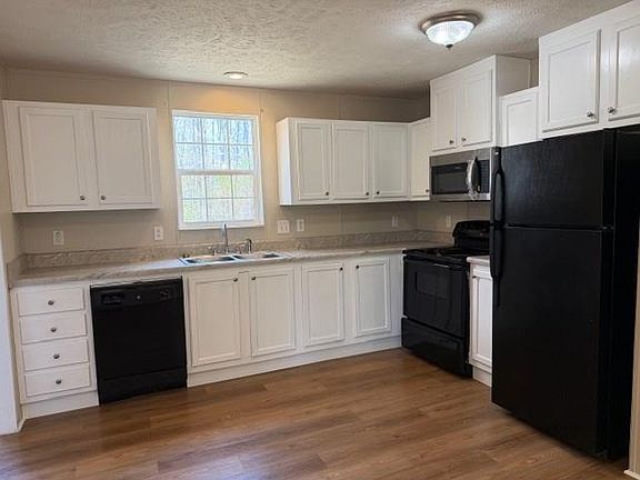 2nd image of 319 Ivy Rd