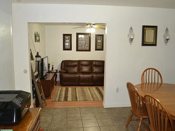 5th image of 1076 Springbank Ave