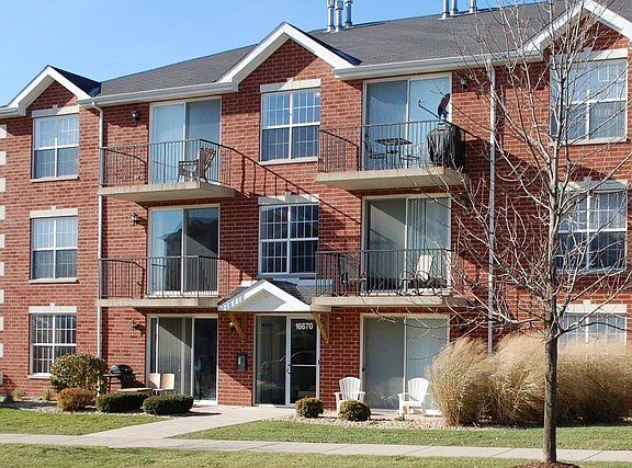 2nd image of 16670 Liberty Cir #2SO