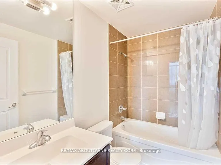 330 Burnhamthorpe Rd W #2303 — Photo 10