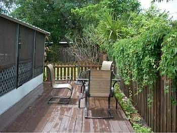 5th image of 121 Laurel Dr