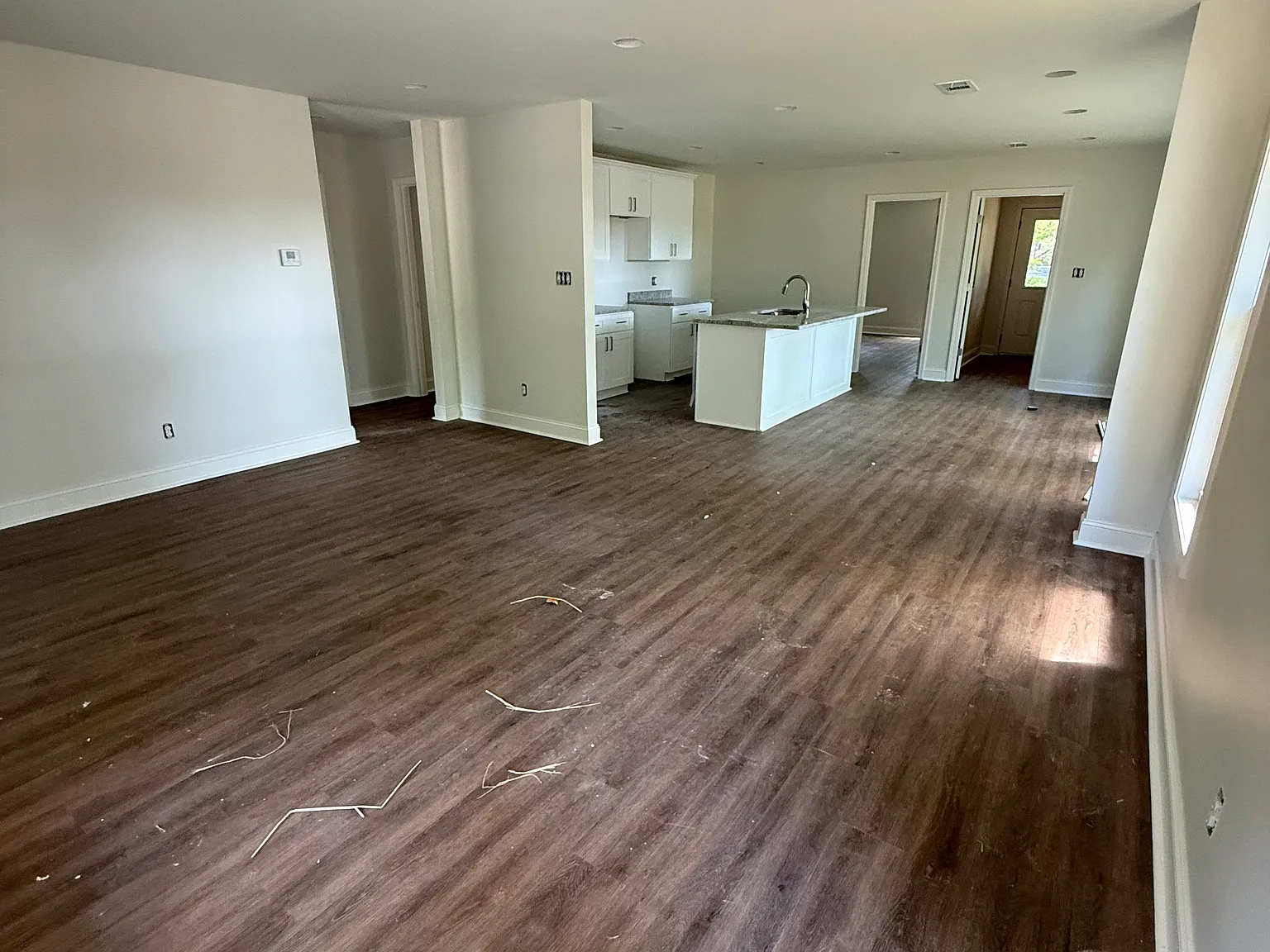 3 bed, 1451 sqft, $2,000 — Photo 3