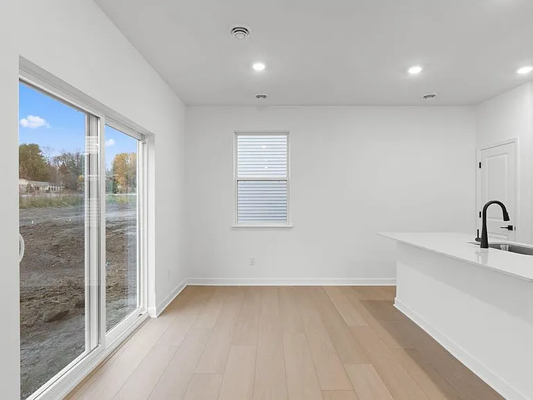 22398 Isla Way — Photo 3