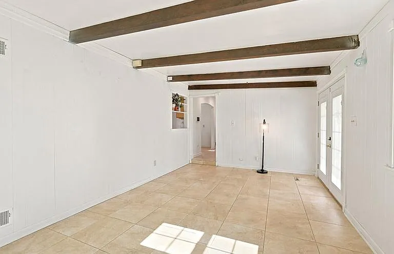 2309 Newark St — Photo 17