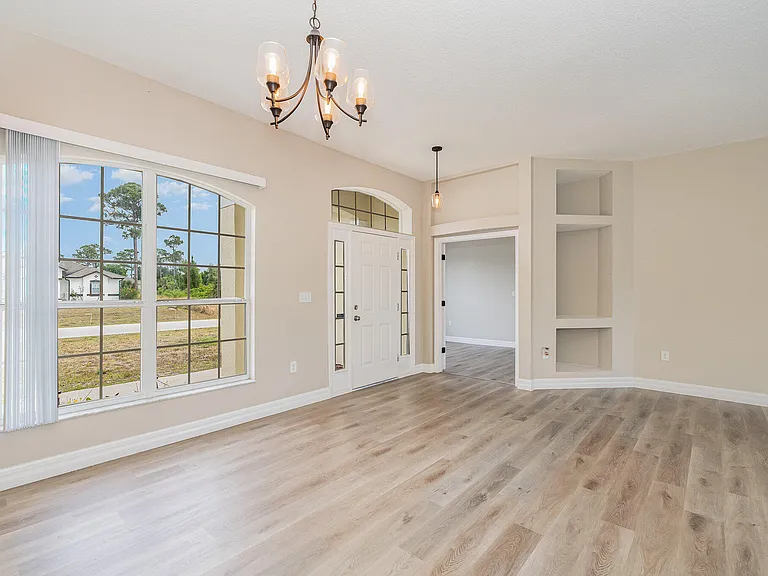 328 Hammonton St SW — Photo 4