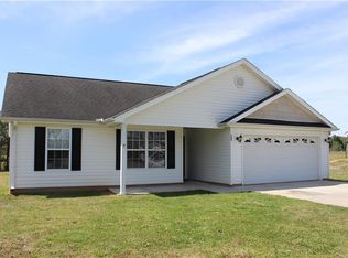 208 Turkey Trot Rd, Williamston, SC 29697