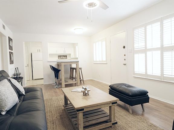2nd image of 614 Kipling St #E8