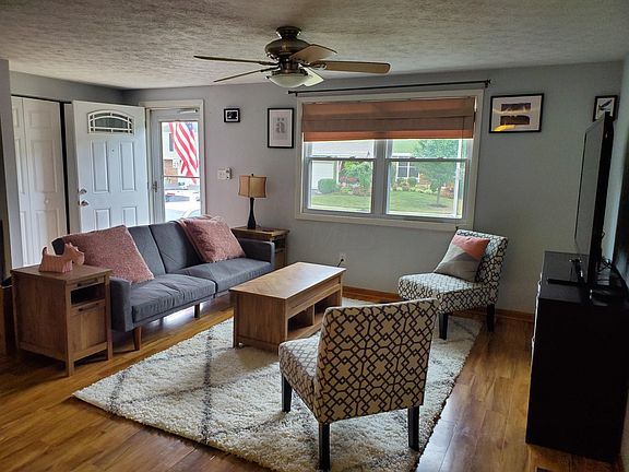 2nd image of 6299 Rosebay Ct