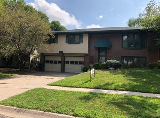 3152 Stephanos Dr, Lincoln, NE 68516