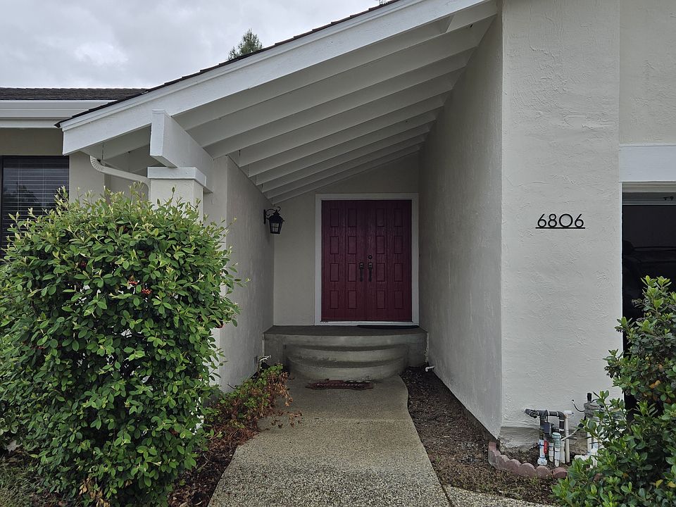 1st image of 6806 Bluffwood Ct
