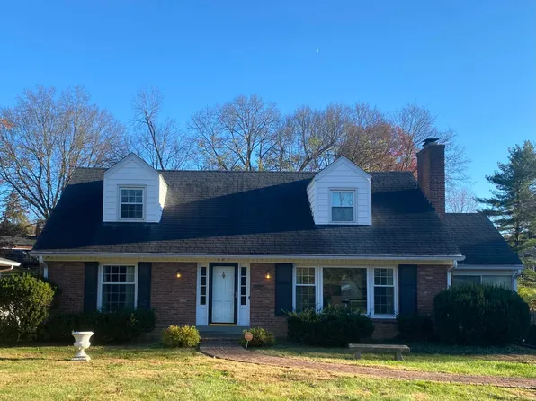 705 Waterford Rd, Windy Hills, KY 40207