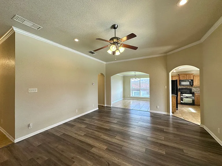 2601 Lavender Ln — Photo 5