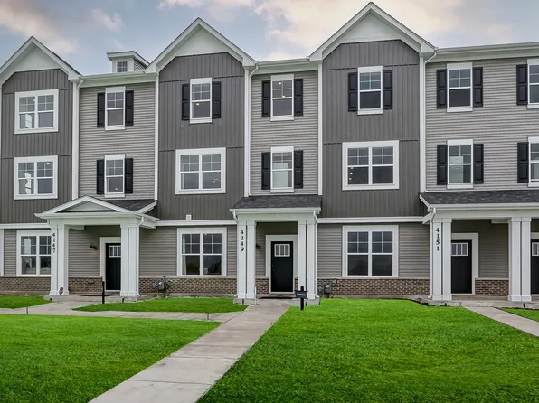 4511 Chelsea Manor Cir, Aurora, IL 60504