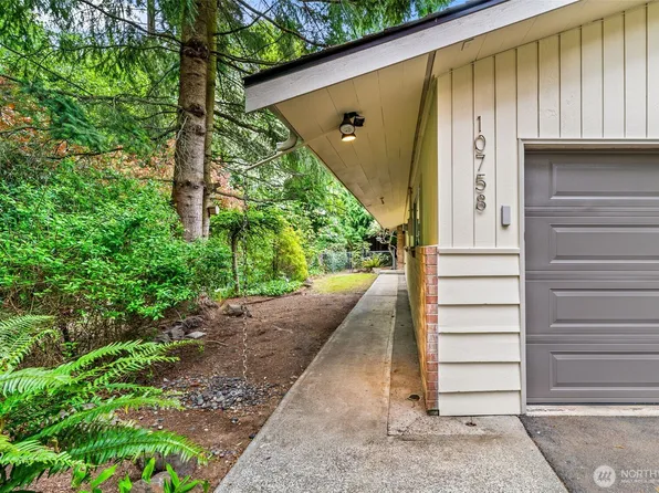 10758 Ashworth Avenue N, Seattle, WA 98133
