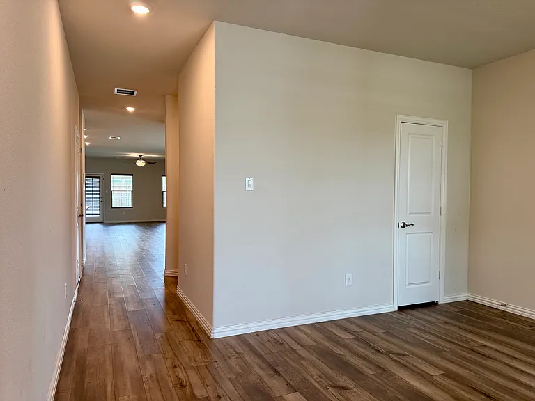 1425 Rolling Fox Dr — Photo 22