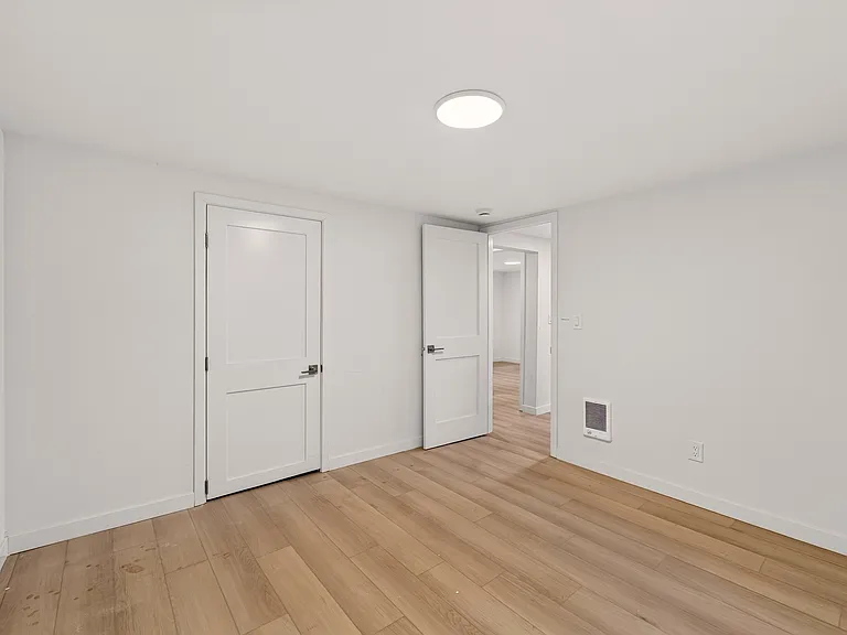 1920 11th Ave W #A — Photo 12